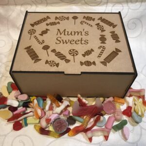 Wooden engraved sweet box