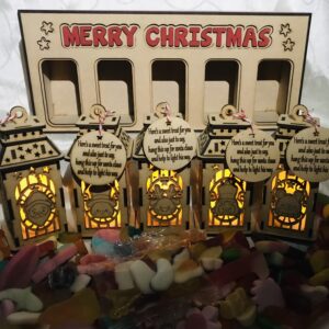 Set of 5 Christmas eve candy and candle lanterns with gift box